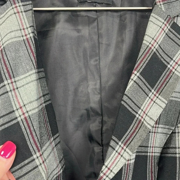 Courtenay Womens Jacket S/M Gray Black Plaid Notched Collar Button Up Short EUC - Picture 8 of 13
